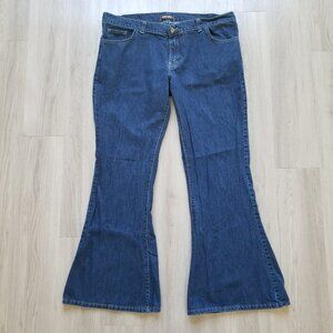 Run & Fly Jeans Men 38R Blue Bell Bottoms Made in the U.K. Medium/Dark Wash
